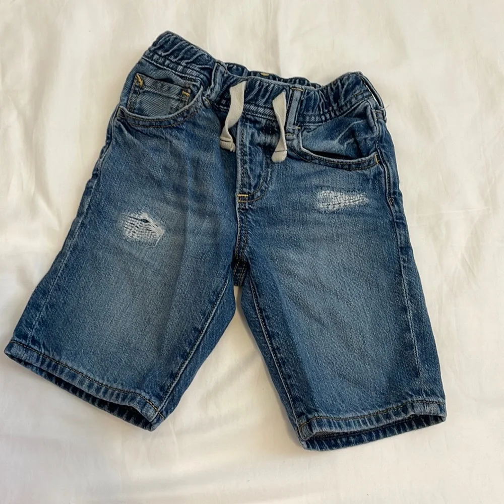Elastic waist shorts