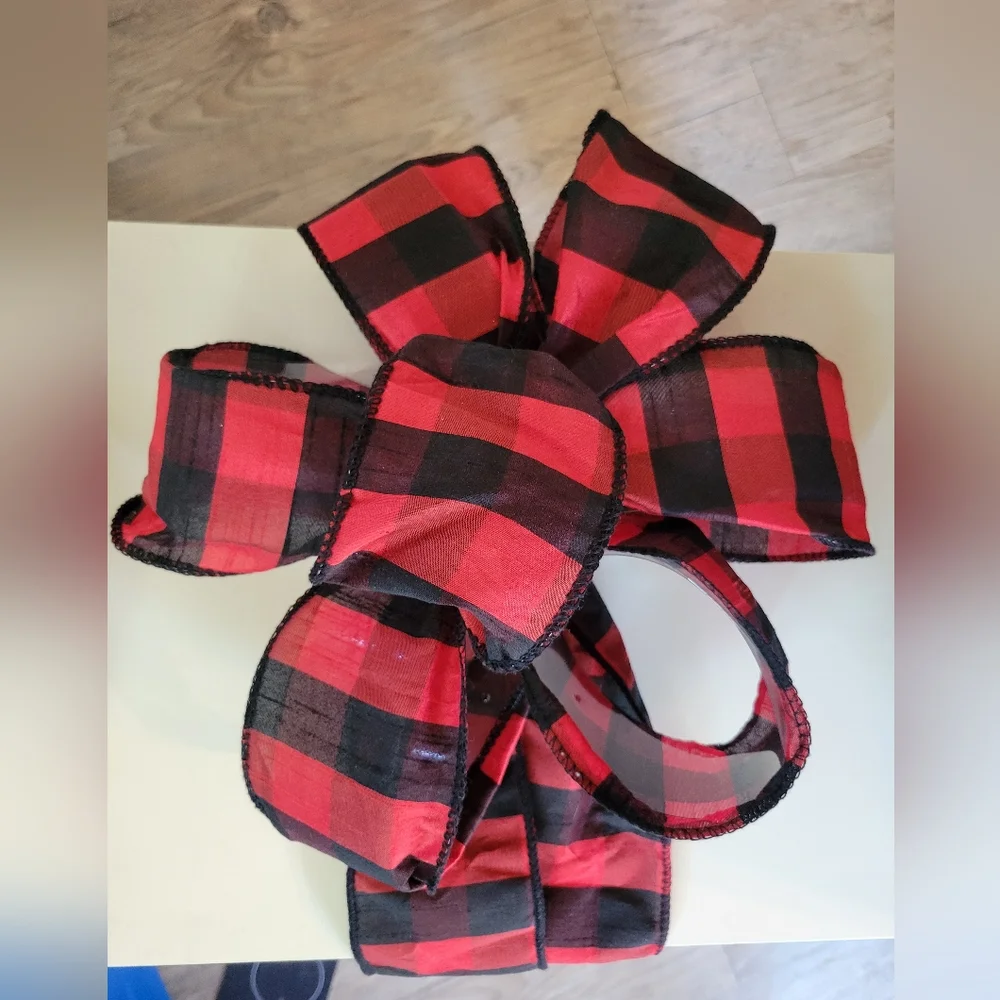 **BRAND NEW** Premium Christmas Wrapping Paper Set of 2 with Buffalo Plaid Bow
