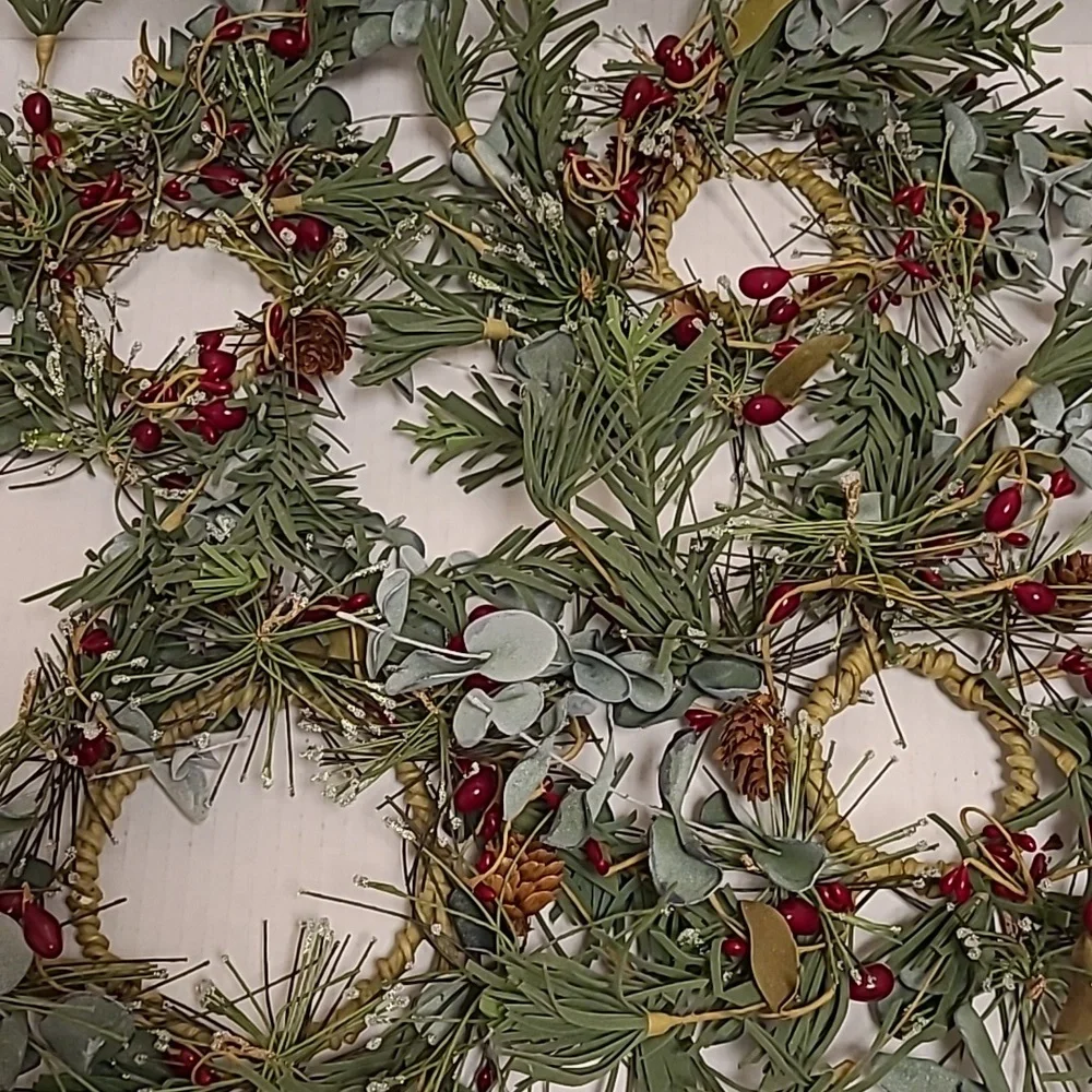 NWOT Lot of 6 Holiday Faux Candle Rings