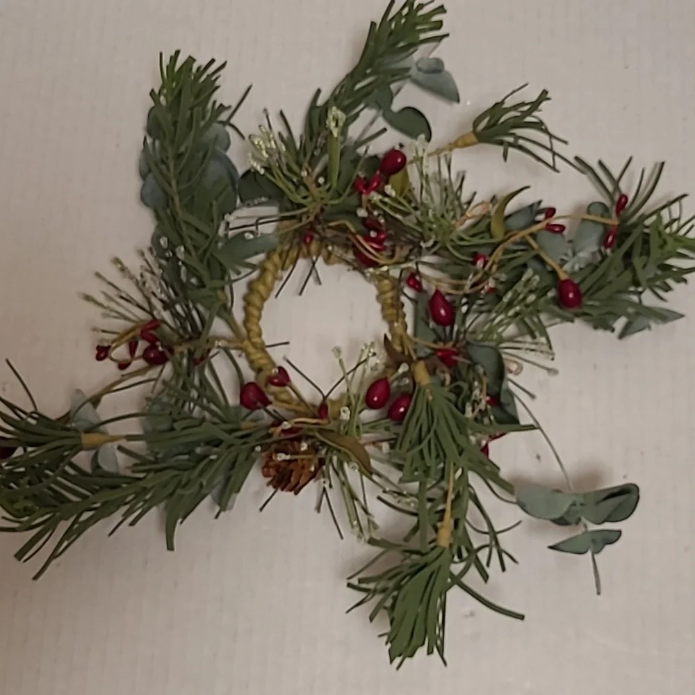 NWOT Lot of 6 Holiday Faux Candle Rings