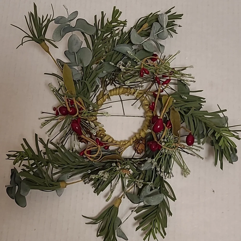NWOT Lot of 6 Holiday Faux Candle Rings