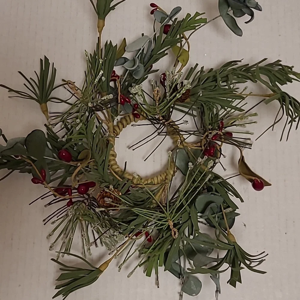 NWOT Lot of 6 Holiday Faux Candle Rings