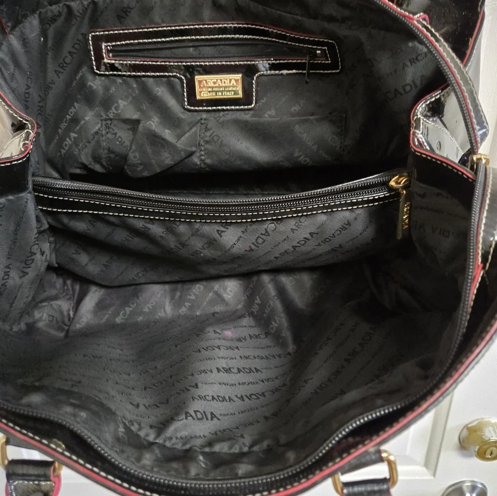Arcadia large Italian patent leather black bag