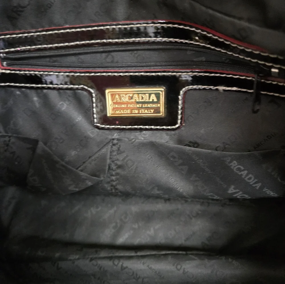 Arcadia large Italian patent leather black bag