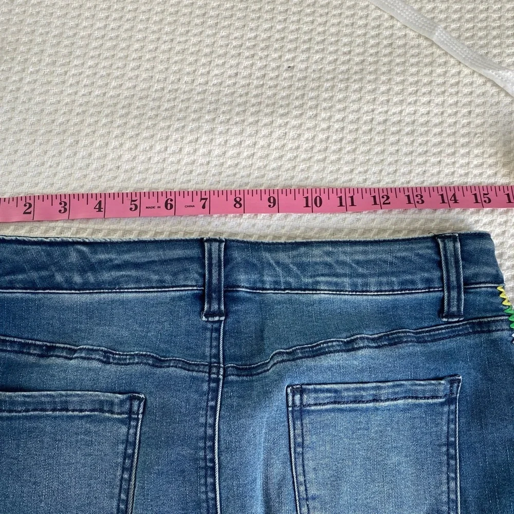 Like NEW! Stretch denim mini skirt with cute side stitching!! ✨EUC✨worn once!