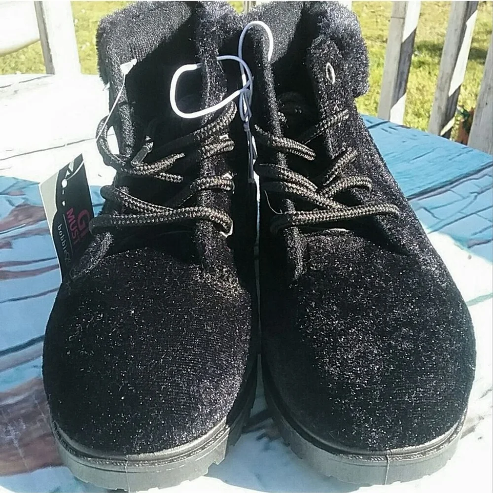 NEW Black Velvet Lace-Up Boots Toddler Girl Size 12 NWT Faux Fur Trim Lug Sole