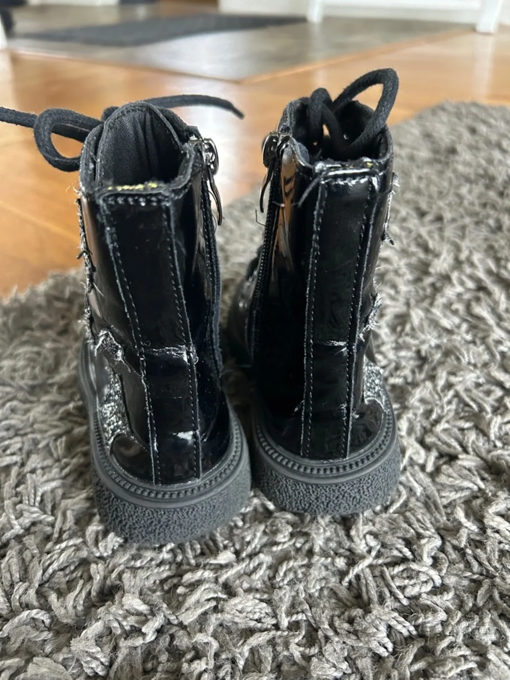Toddler Girl Black Patent Lace-Up Star Combat Boots Size 26