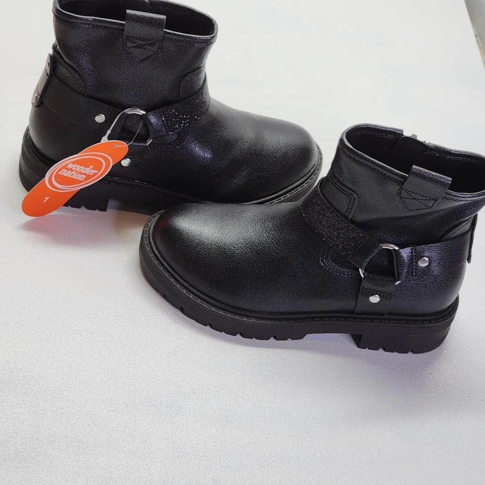 Wonder Nation Black Boots with Glitter Accent