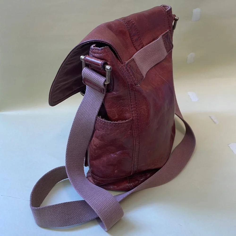 Vintage 80’s orange brown Fossil distressed leather bag
