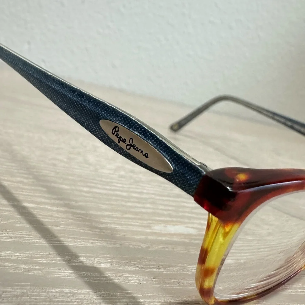 Pepe Jeans Eyeglasses Frames, Tortoise Full Rim, Jean temple arms. PJ3143. FRAME