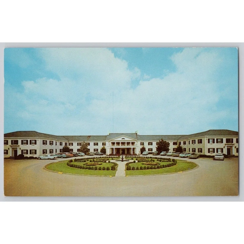 POSTCARD Lexington, Kentucky‎ Campbell House Hotel c1960s Vtg Cars Circle Drive