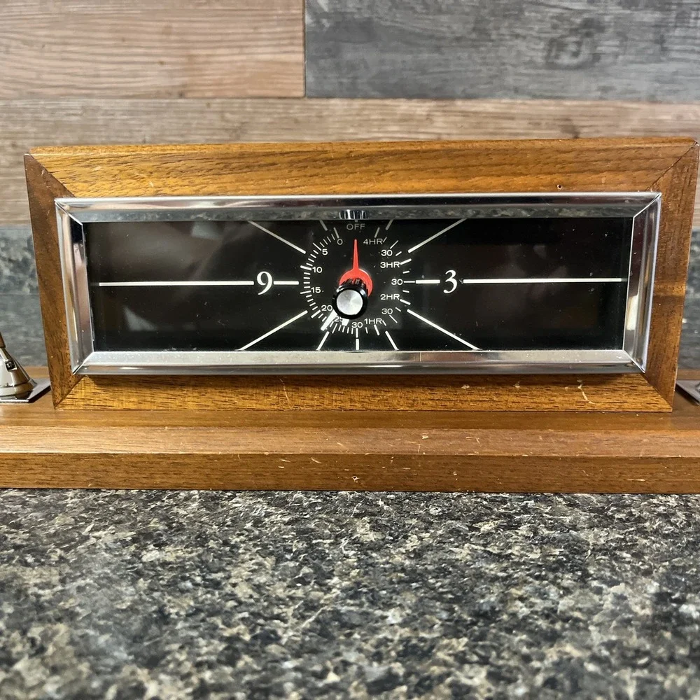 Vintage MCM Desk Clock‎ With 2 Sheaffer Ballpoint Pens Electric Tested Works