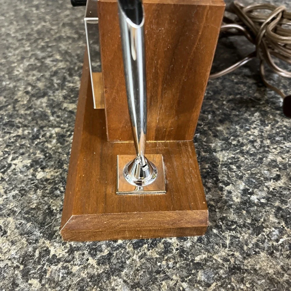 Vintage MCM Desk Clock‎ With 2 Sheaffer Ballpoint Pens Electric Tested Works