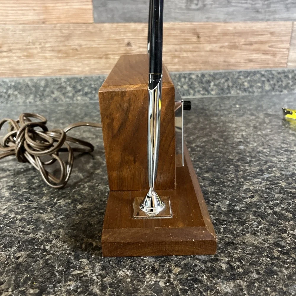 Vintage MCM Desk Clock‎ With 2 Sheaffer Ballpoint Pens Electric Tested Works
