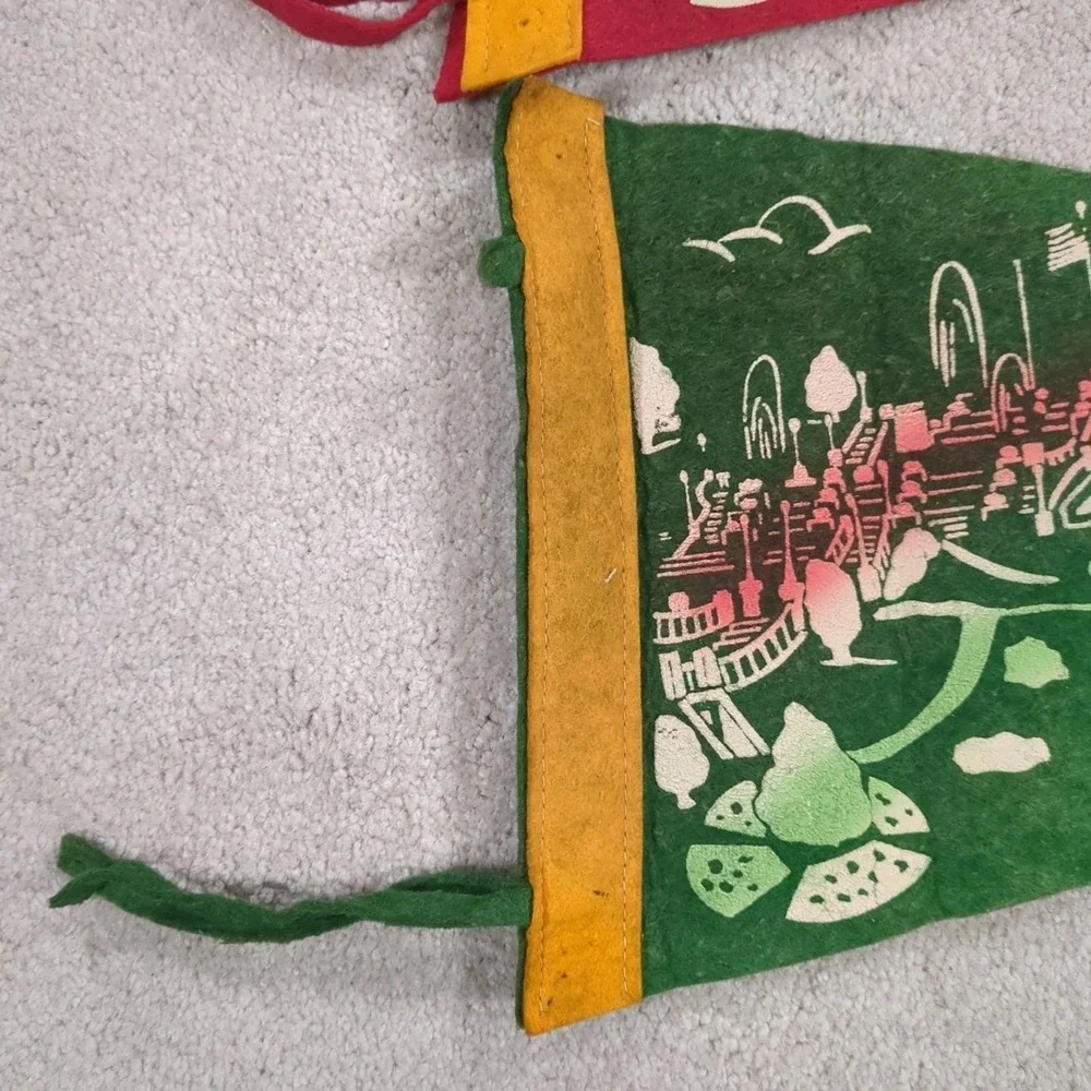 2 The Cascades Jackson Michigan MI Felt‎ Pennant Vintage Travel Souvenir 40s 50s