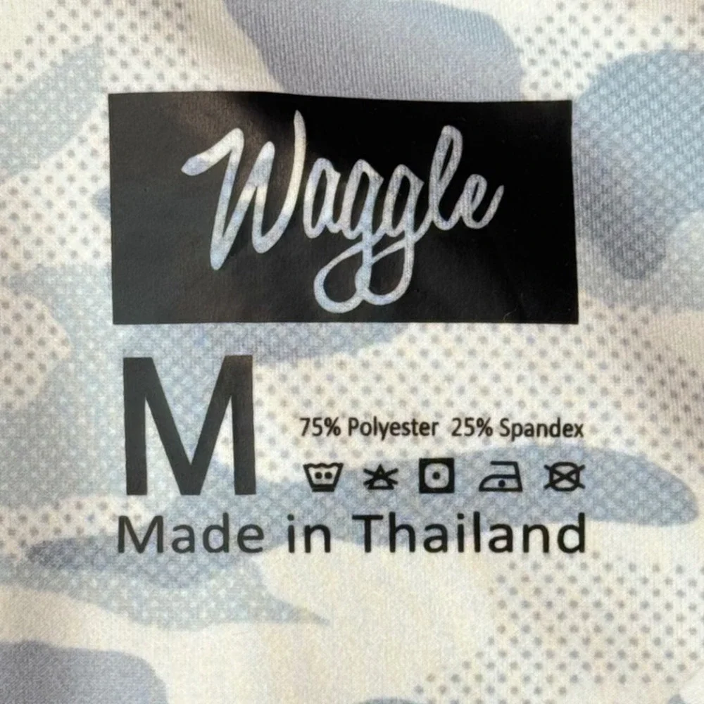 Waggle Golf Quarter Zip Pullover Mens Medium Grey White Wolf Camo Performance‎
