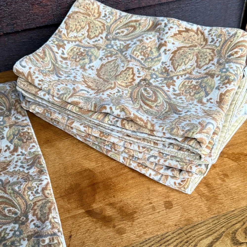 Pottery Barn Autumn Paisley Print Velvet Placemats (6) RETIRED pattern
