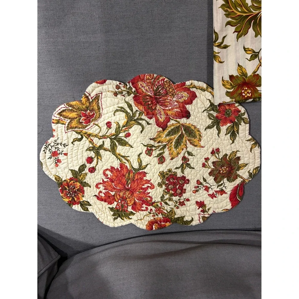 Reversible Quilted Floral Scalloped Placemats and Striped Napkins Set Autumnal