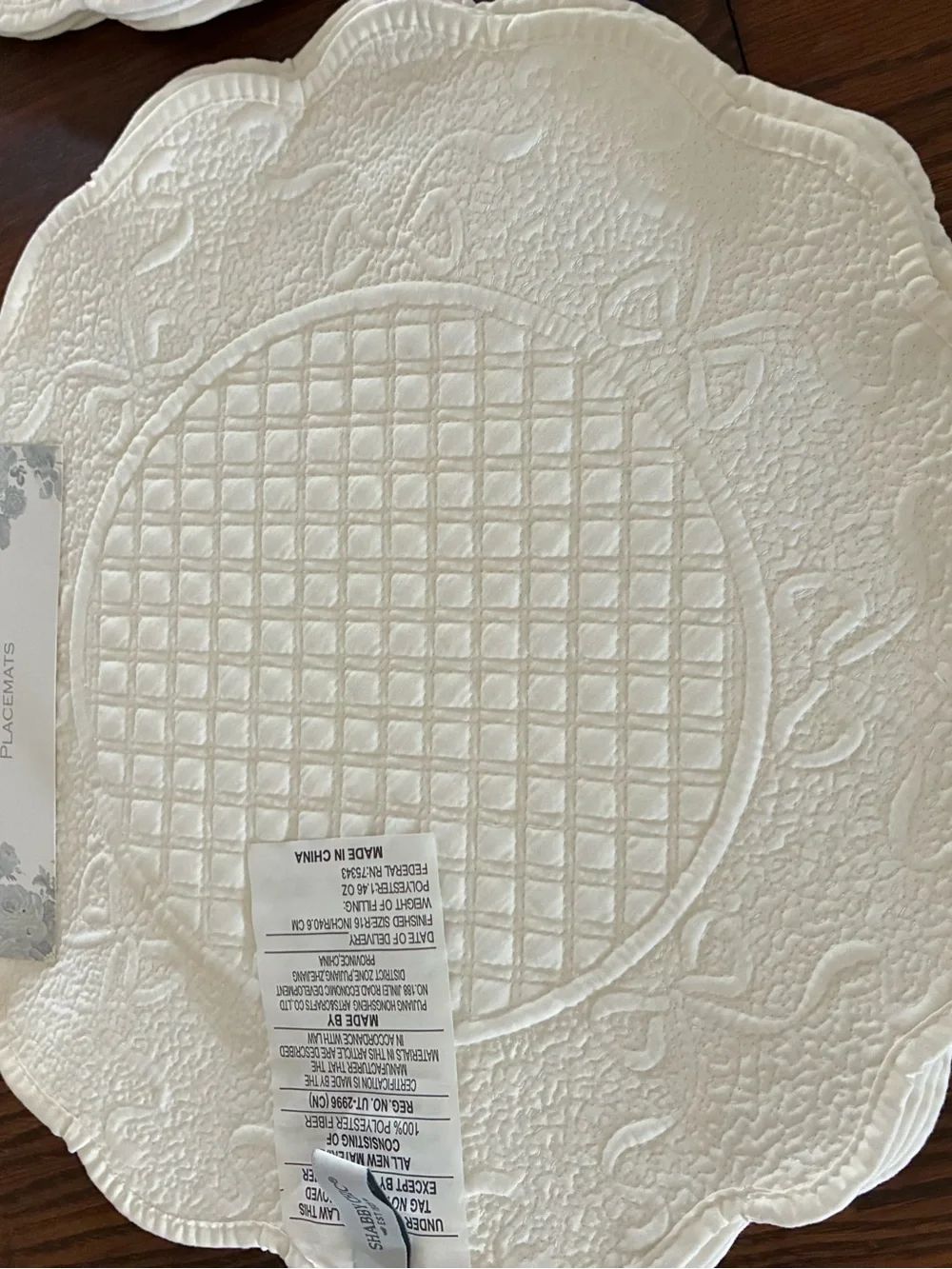 Shabby Chic NWT Set Of 8 Cream Scalloped Embossed Placemats