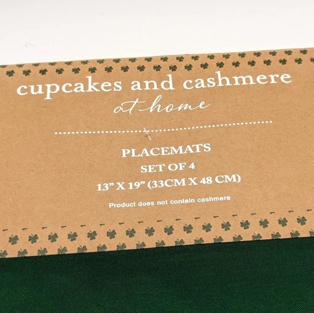 NWT Cupcakes And Cashmere Green Gold St Patrick's Day Clover Placemats