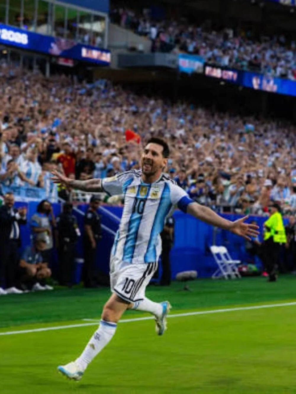 Sz 9.5 Messi adidas 