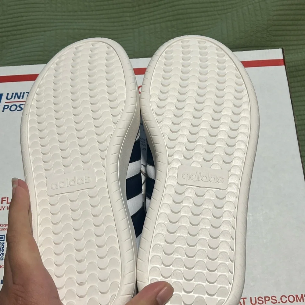 Adidas Barreda Athletic Shoes White Sneaker Blue Stripes Men Size 7 1/2 W 8 1/2