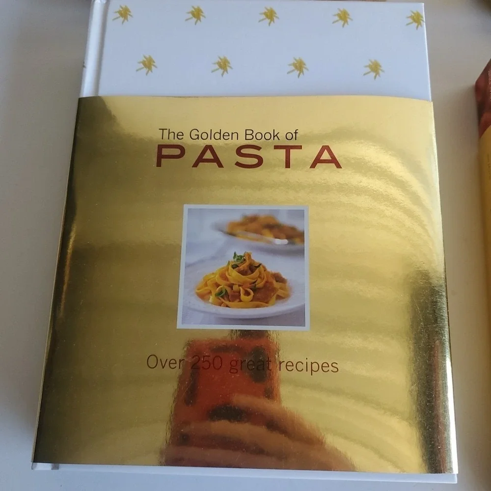THE GOLDEN BOOK OF CHOCOLATE: OVER 300 GREAT RECIPES Carla Bardi & Claire lot 4‎