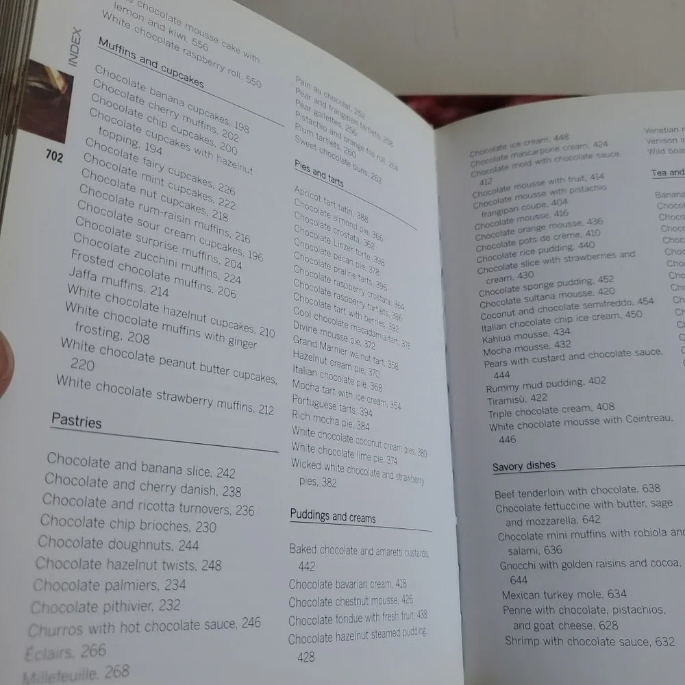 THE GOLDEN BOOK OF CHOCOLATE: OVER 300 GREAT RECIPES Carla Bardi & Claire lot 4‎
