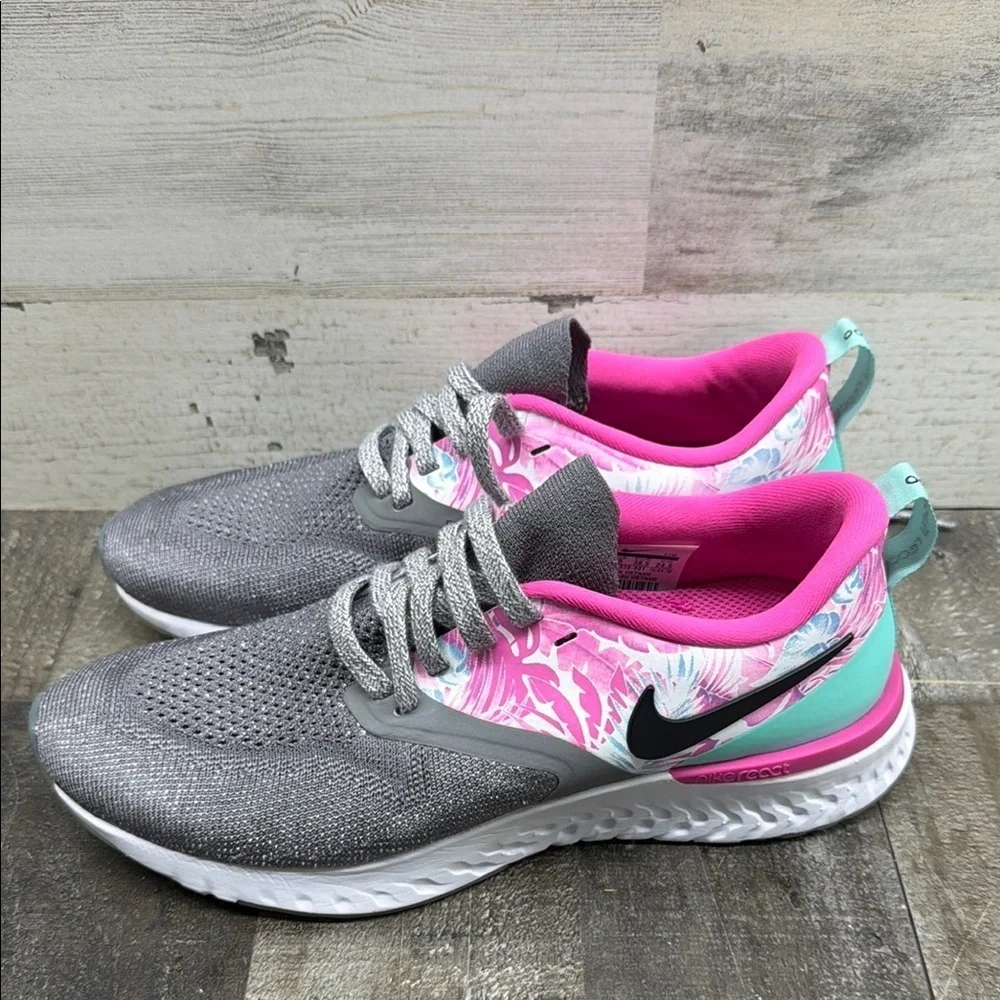 Nike Odyssey React Flyknit 2 Women's 7.5 Running Shoe Gunsmoke/Laser Fuchsia