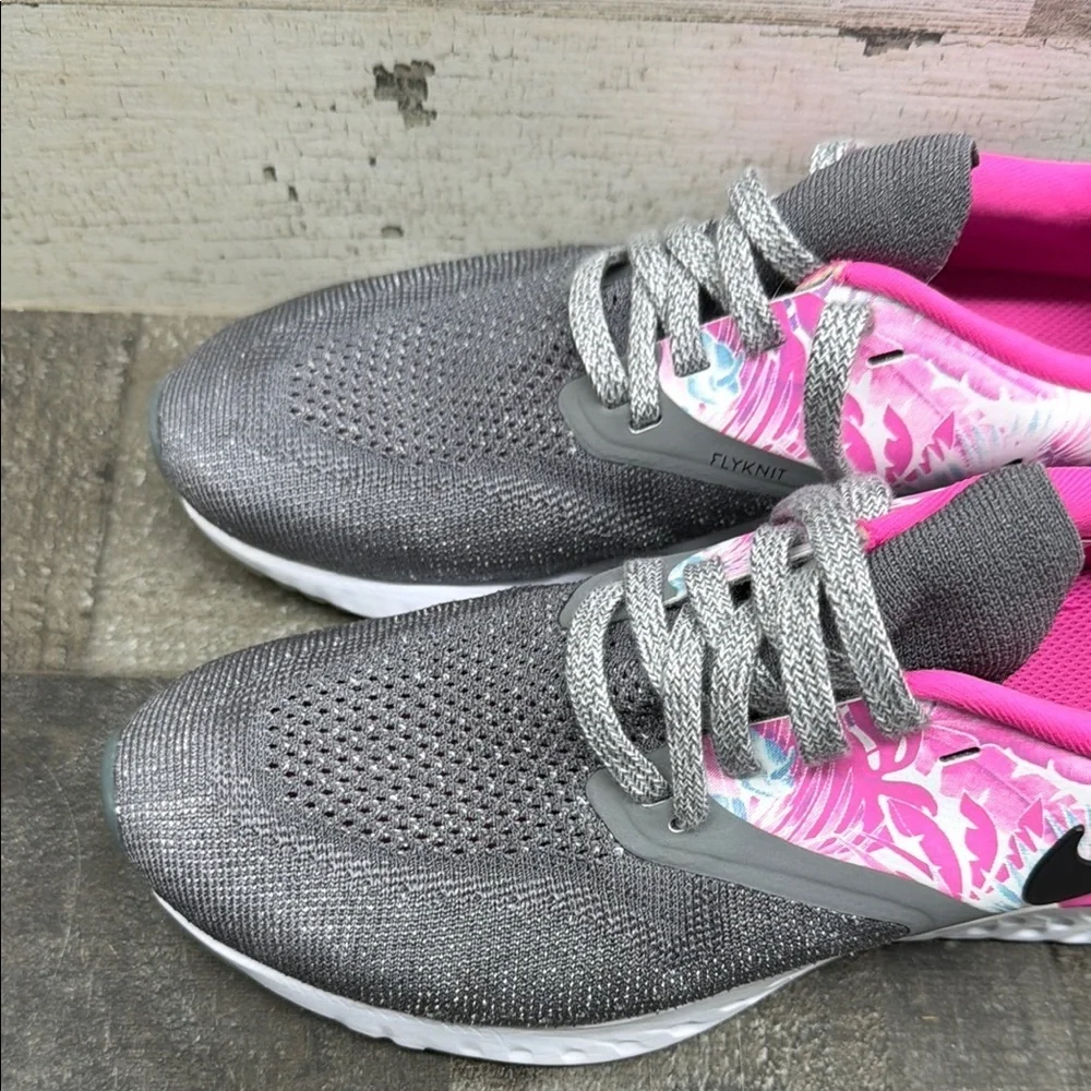 Nike Odyssey React Flyknit 2 Women's 7.5 Running Shoe Gunsmoke/Laser Fuchsia