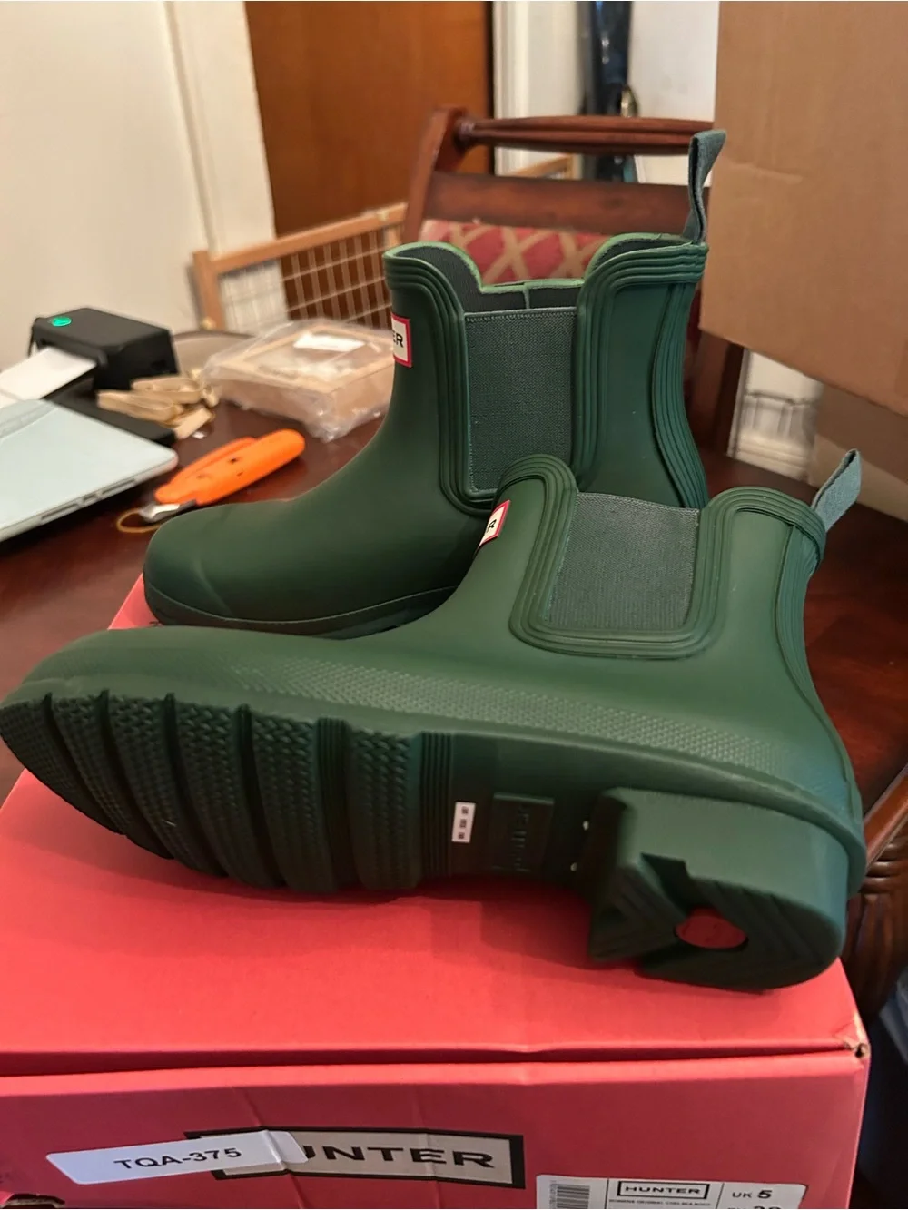 Hunter Women's Short Chelsea Rain Boots in Hunter Green