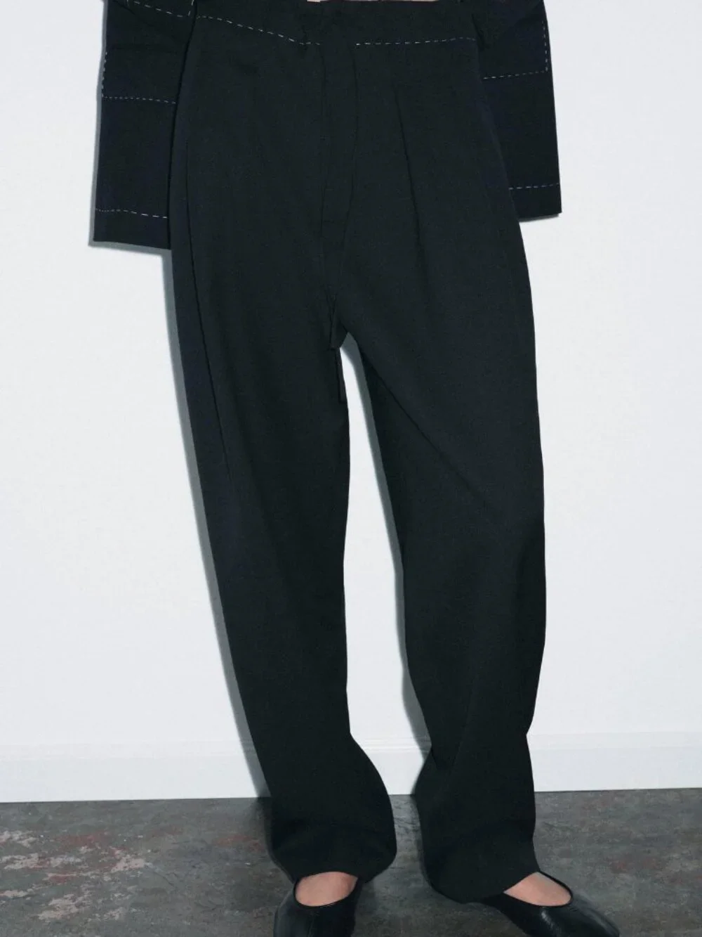 ZARA CONTRAST TOPSTITCHING BLAZER AND PANTS ZW LIMITED EDITION, BLACK, SMALL