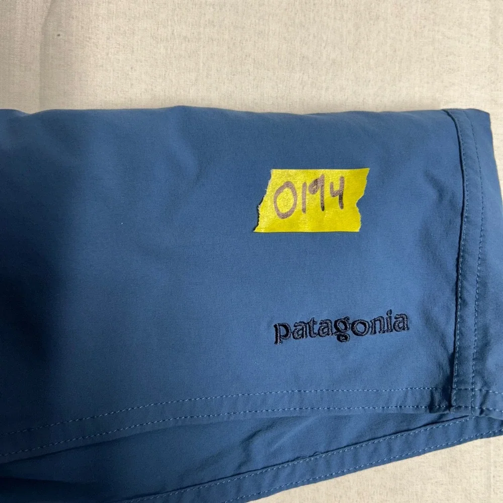 Patagonia Mens Blue Wavefarer Board Shorts Swim Trunks Size 34