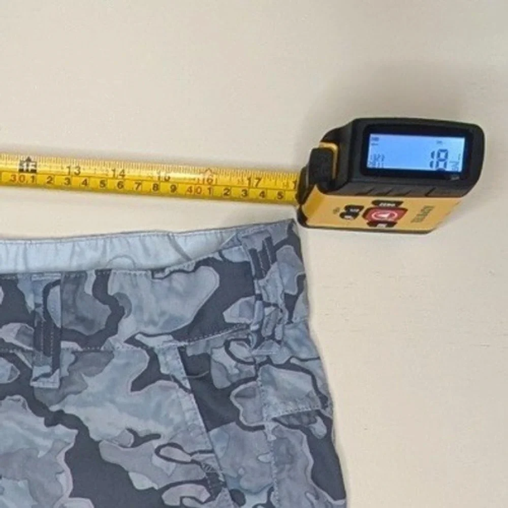 Huk Fishing Shorts Mens‎ XL Blue Camo Performance Stretch 6 Inseam Shorts