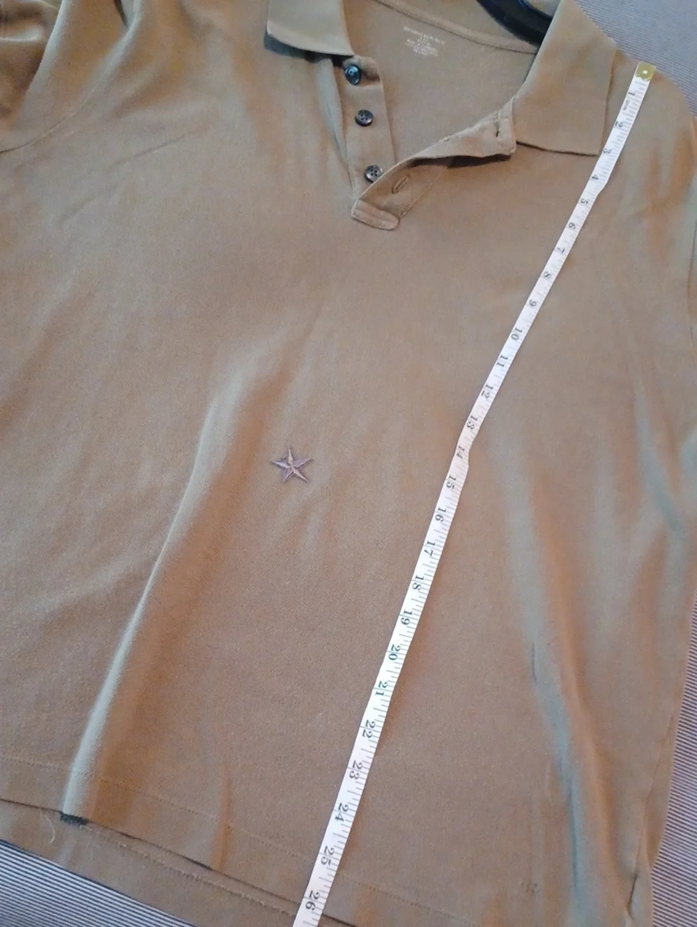 > Banana Republic Men's V-Neck Short Sleeve Tee - Rust Orange And Khaki Polo XL