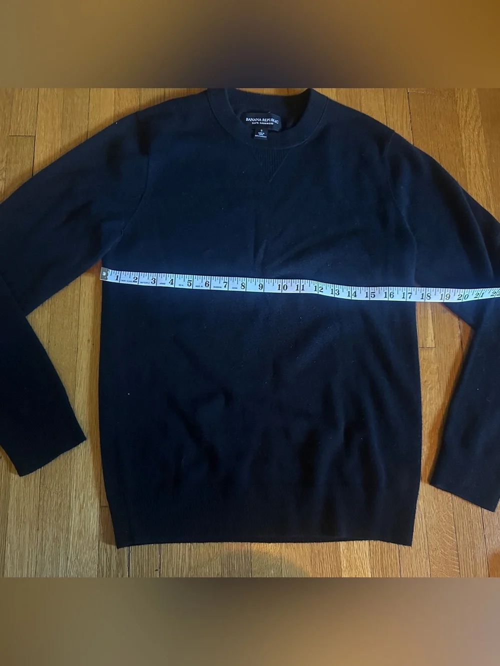 Banana Republic Monogramed  Cashmere Pullover Crew Neck Sweater in Black, Size S