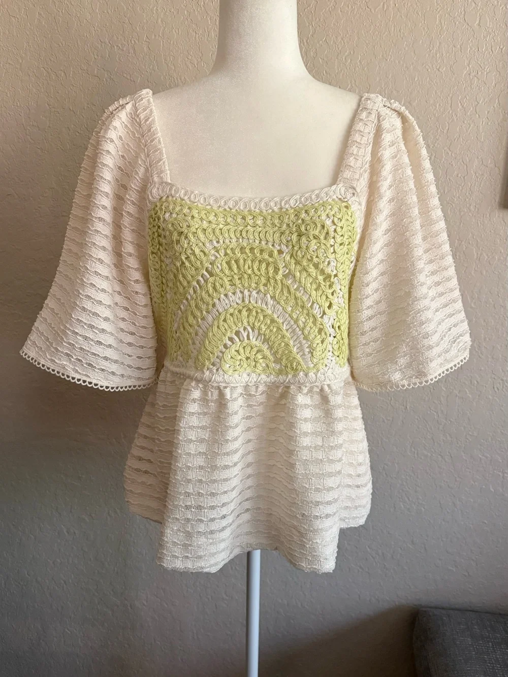 Sarah Hann Anthropologie Crochet Flutter Sleeve Peplum Top Cream Lime Large
