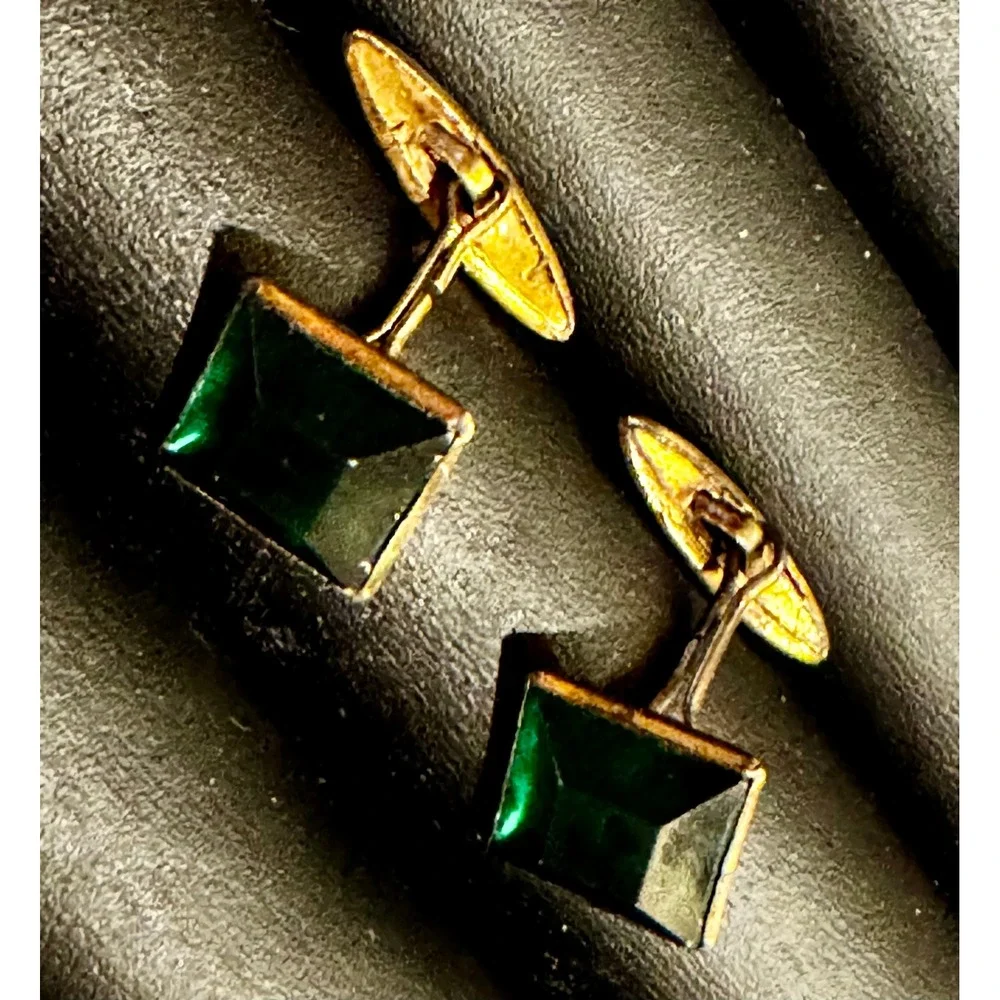 Vintage Art Deco Gold Tone Cufflinks Emerald Green Acrylic Faceted Square Retro