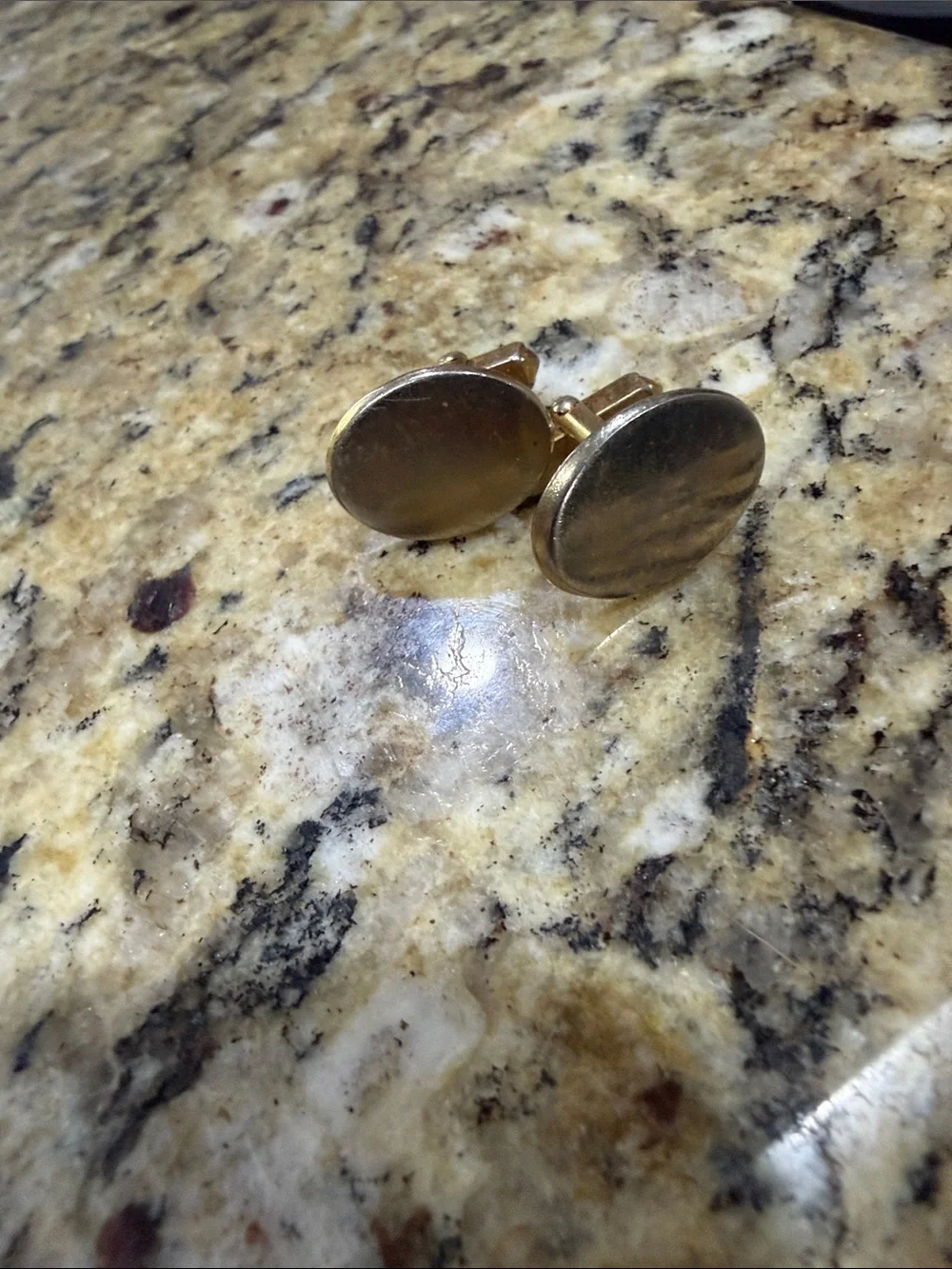 Classic Gold Oval Men’s Cufflinks — Polished Gold Accent