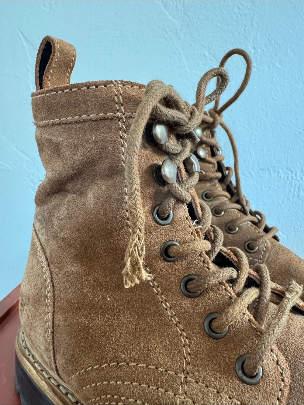Frye Russell Lace-Up Suede Leather Combat Boots Tan Caramel Brown Lug Sole Fall