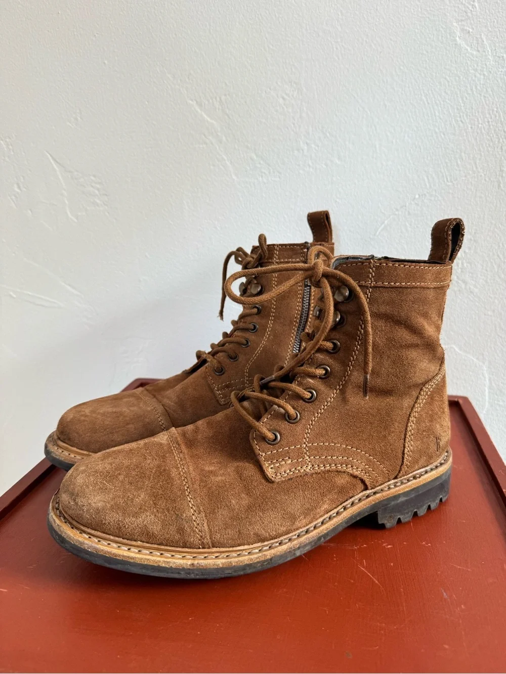 Frye Russell Lace-Up Suede Leather Combat Boots Tan Caramel Brown Lug Sole Fall