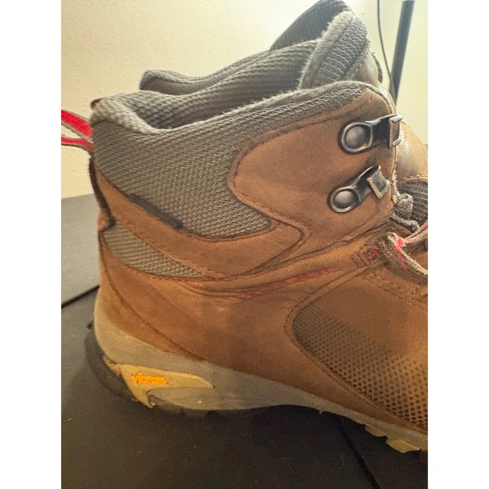 Vasque Mens Brown Leather Vibram Sole Hiking Boots Size 10M Backpacking Trail