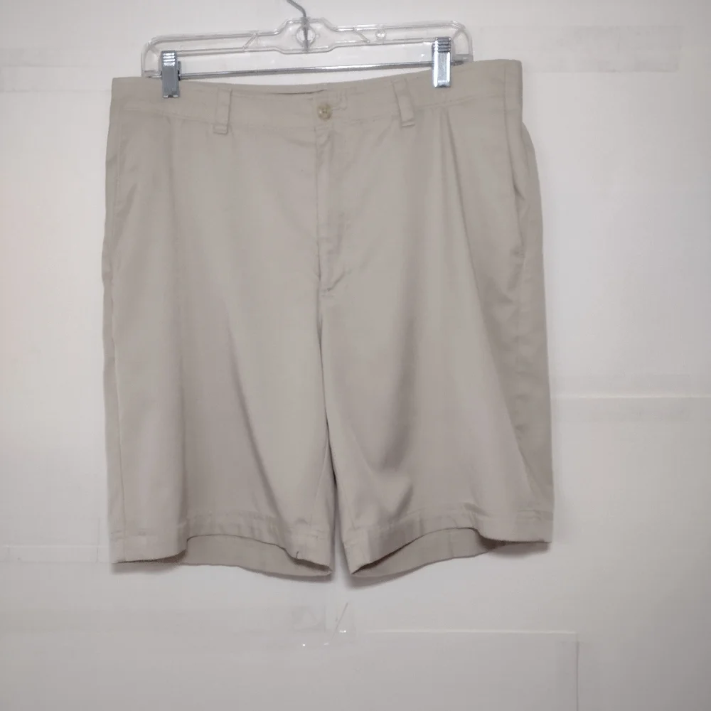 Pro Tour Men's Classic Tan Shorts Size (34)