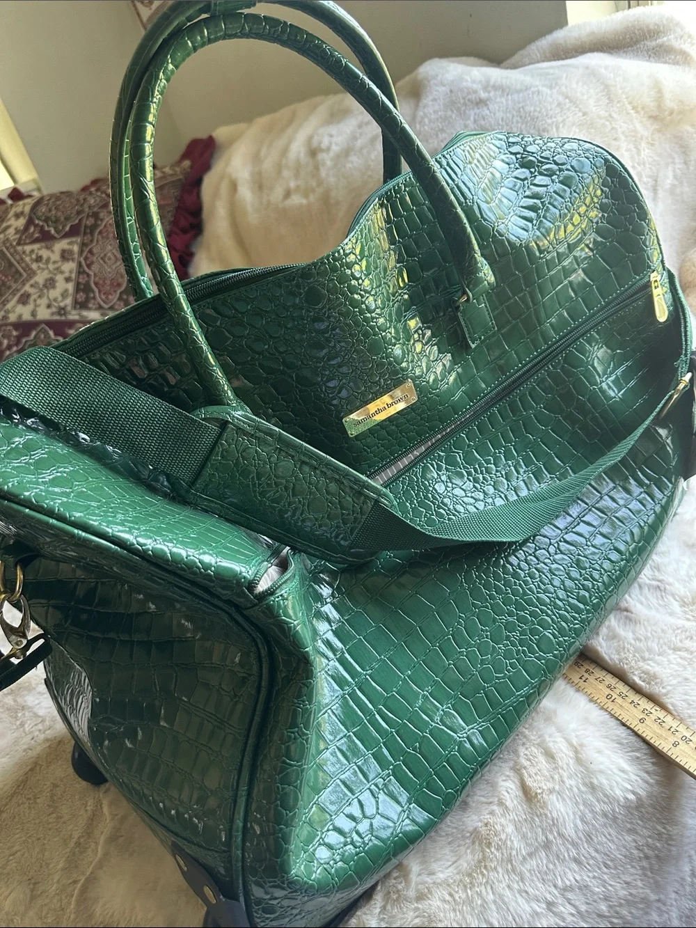 Samantha Brown WHEELED WEEKENDER TRAVEL BAG DEEP GREEN WITH GOLD -TOND HARDWARE