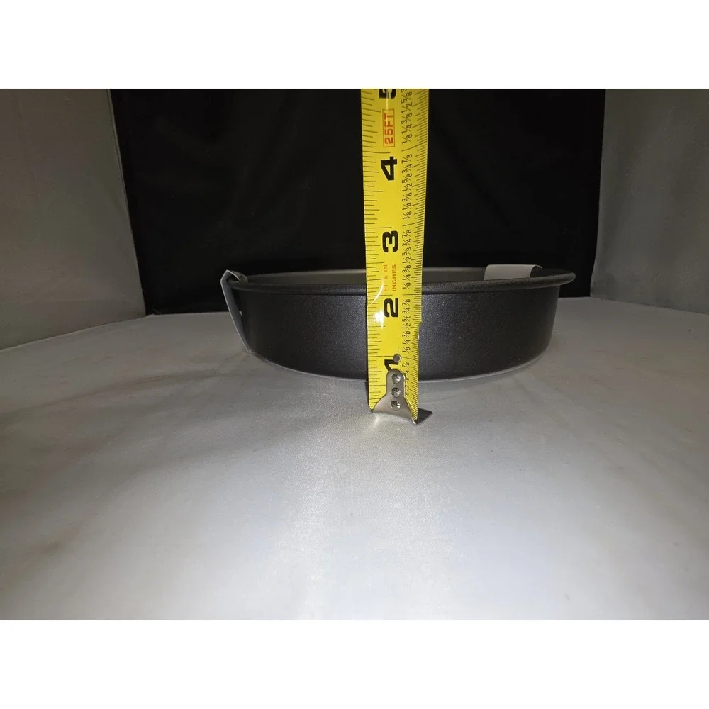 Cuisinart 9-Inch Chef's Classic Nonstick Bakeware Round Cake Pan