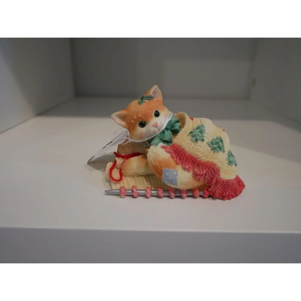 Calico Kittens Friendship Covers the Holidays 1997 Enesco Cat Figurine