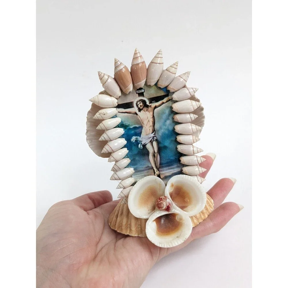 Shell Grotto‎ Crucifix Jesus Christ Seashell Religious Folk Art Coastal Decor
