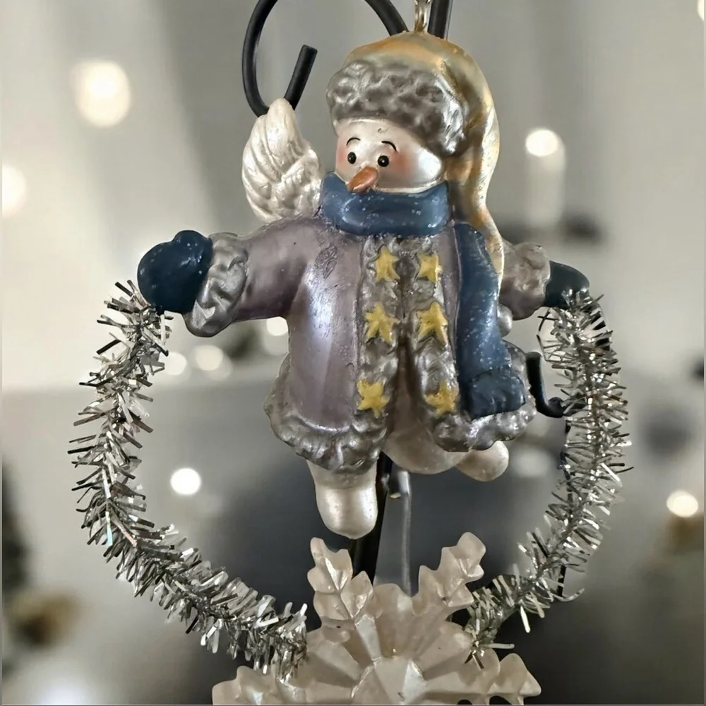 Vintage Snowman Christmas Ornament Silver Wreath Holiday Decor w/ Original Box