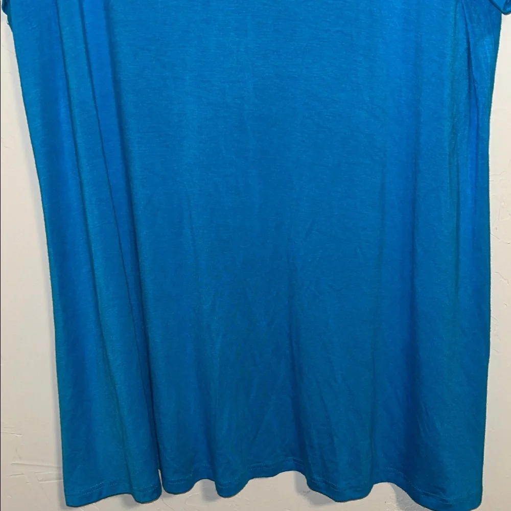 NWT Thanth 4x V Neck Blue Short sleeve Rayon Spandex Lightweight Tee Shirt