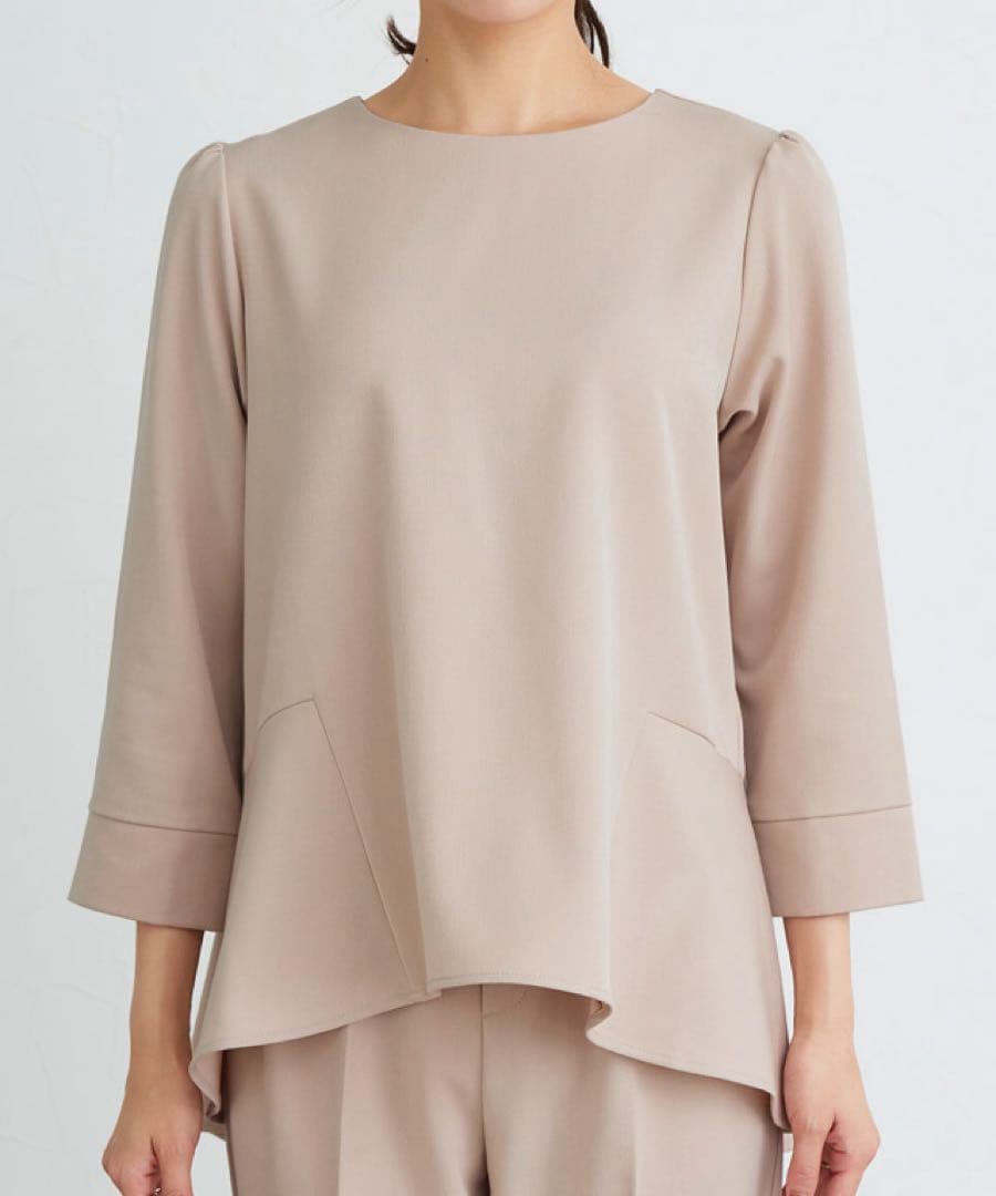 Pierrot Back Flare Set-up - Graduation & Entrance Ceremony - Greige